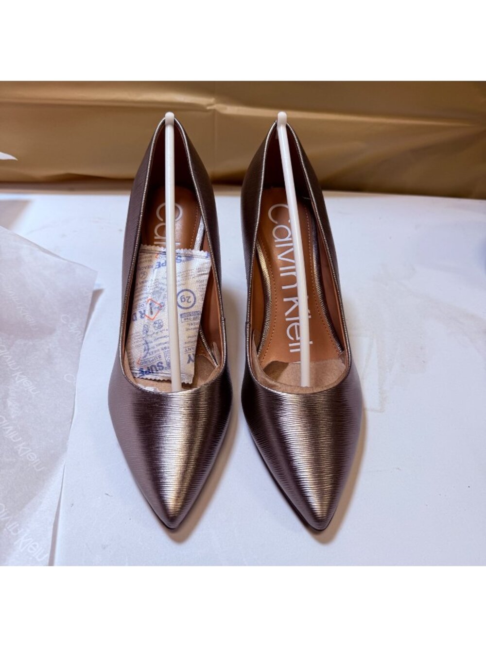 Calvin Klein Women's Gayle Pump Gray Leather Size 6